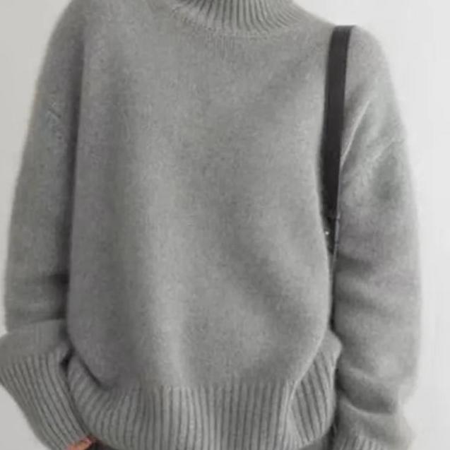 Women's Cashmere Roll Neck Oversized Jumper