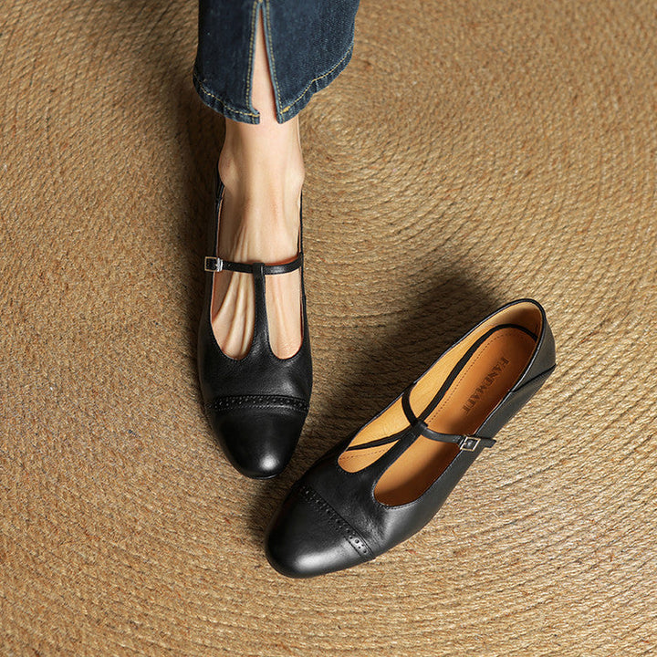 Women's Genuine Leather Buckle Strap Brogue Detail Shoe