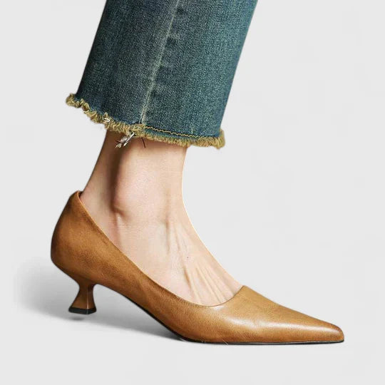 Women's Genuine Leather Kitten Heel Pointed Toe Pumps
